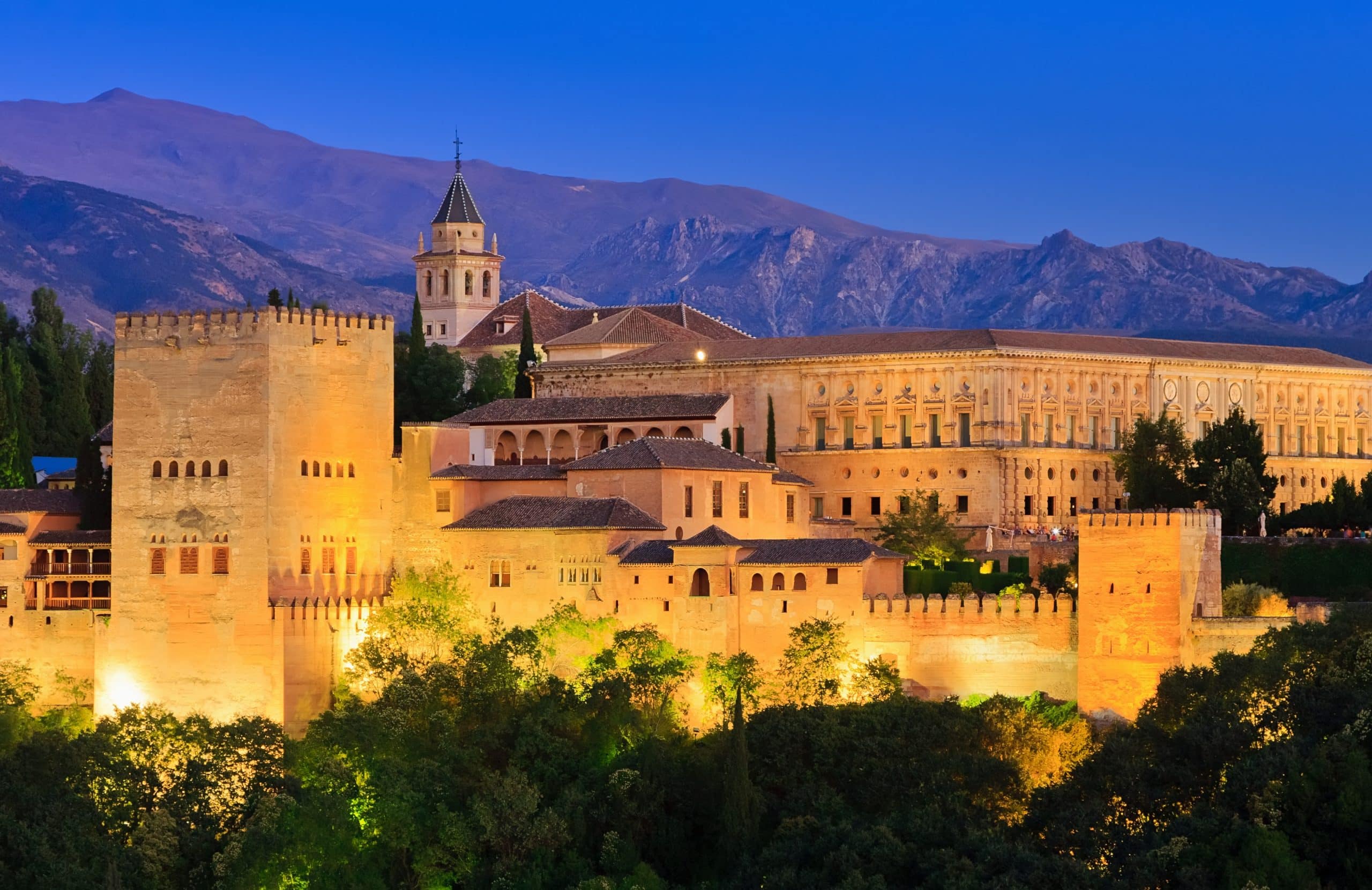 5 Must-Visit Tourist Attractions in Granada: A Journey Through History and Culture