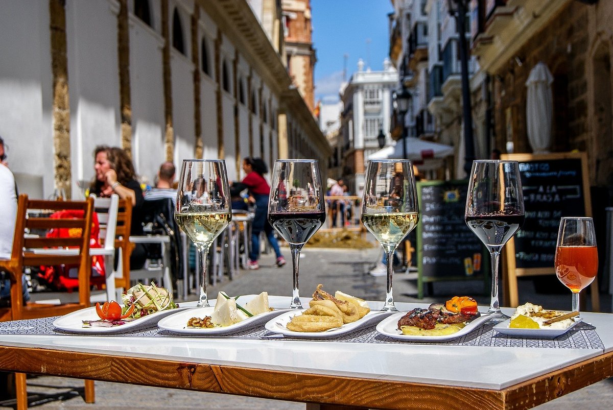 Savor the Flavors of Cádiz: The Top 5 Restaurants You Must Try